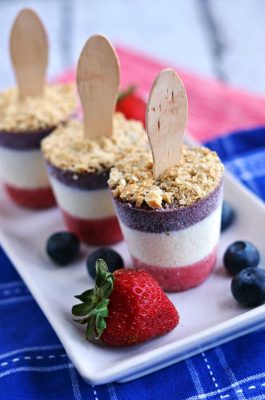 Boozy Red, White and Blueberry Cheesecake Popsicles